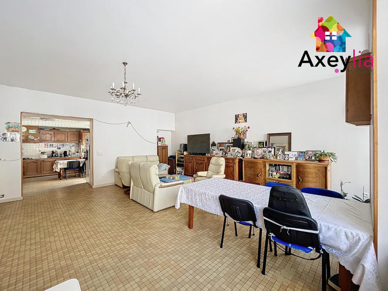 Maison - 240 m² - 12 pièces