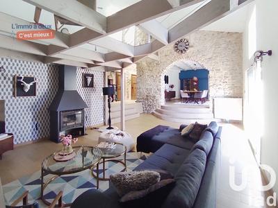 Maison - 297 m² - 9 pièces