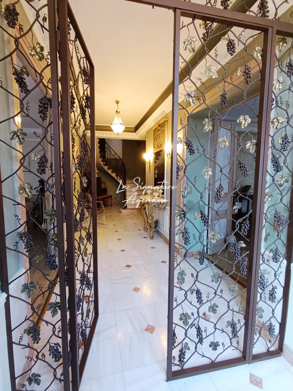 Maison - 336 m² - 12 pièces