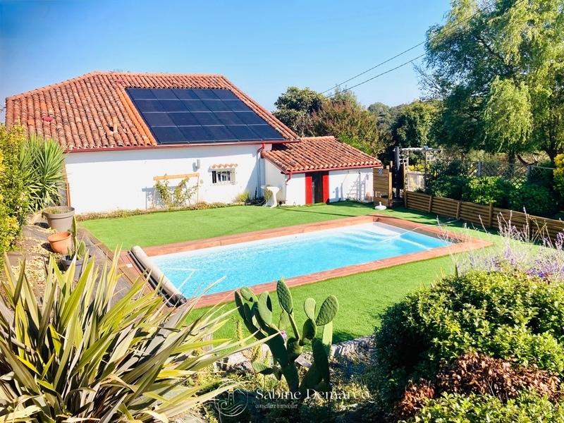 Maison - 235 m² - 6 pièces