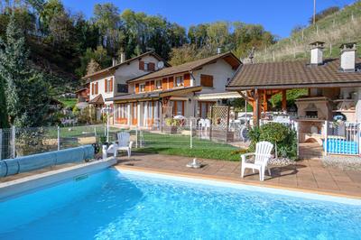 Maison - 230 m² - 7 pièces