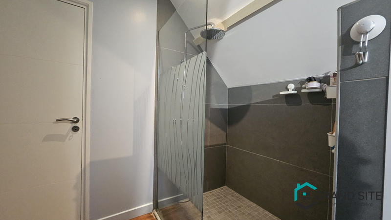 Maison - 147 m² - 6 pièces