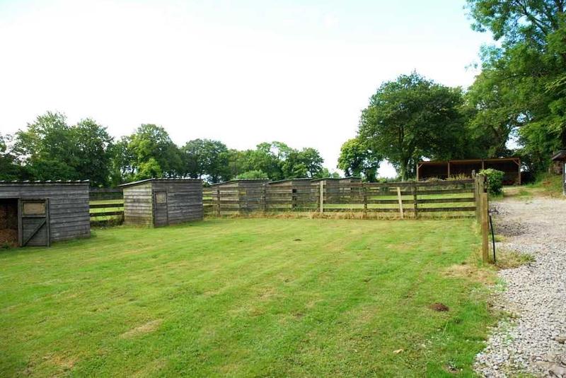 Propriété - 700 m² - 19 pièces