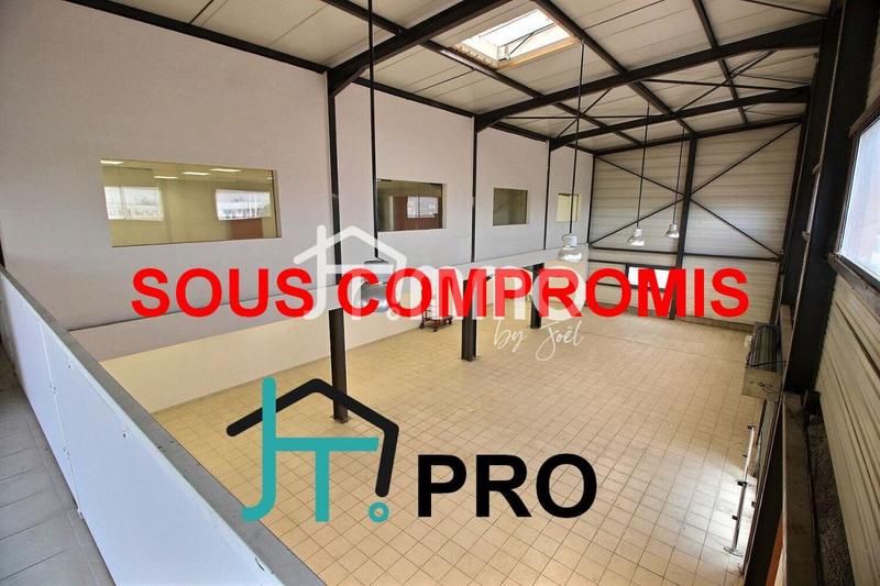 Local commercial - 891 m²