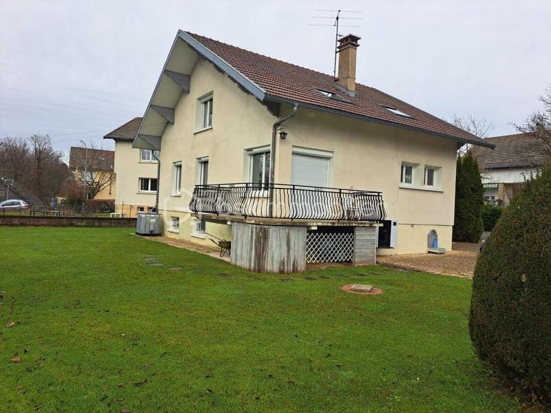 Maison - 160 m² - 9 pièces