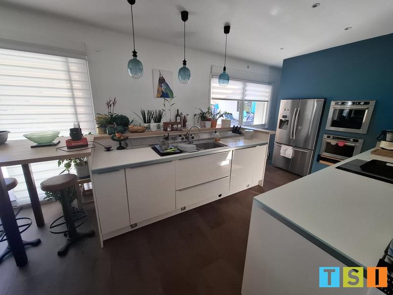 Maison - 263 m² - 8 pièces