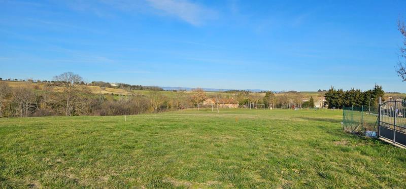 Terrain constructible - 838 m²