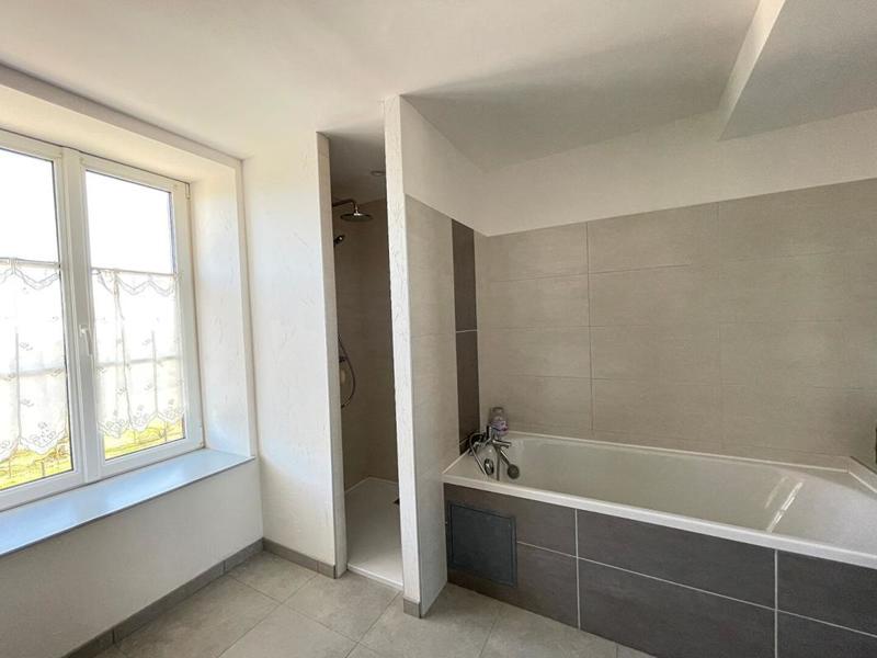 Maison - 212 m² - 8 pièces