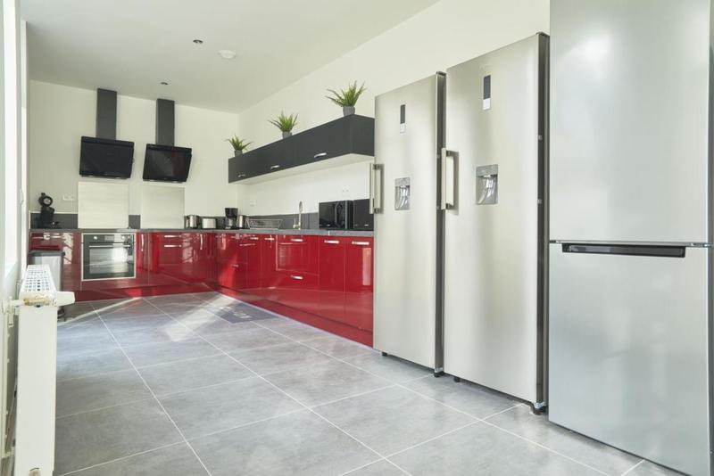 Maison - 233 m² - 11 pièces