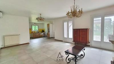 Maison - 104 m² - 4 pièces