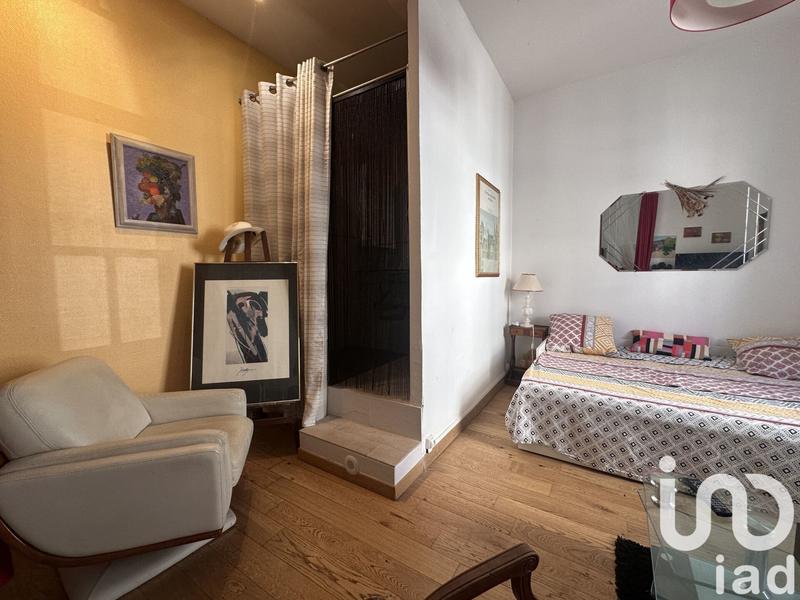 Maison - 240 m² - 8 pièces