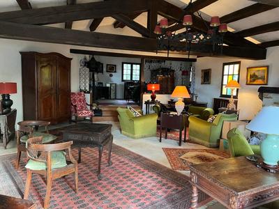 Maison - 300 m² - 6 pièces