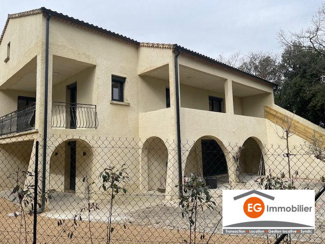 Appartement - 110 m² - 4 pièces