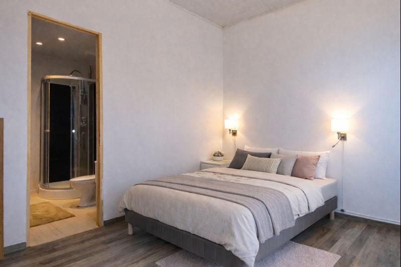 Maison ancienne - 360 m² - 9 pièces