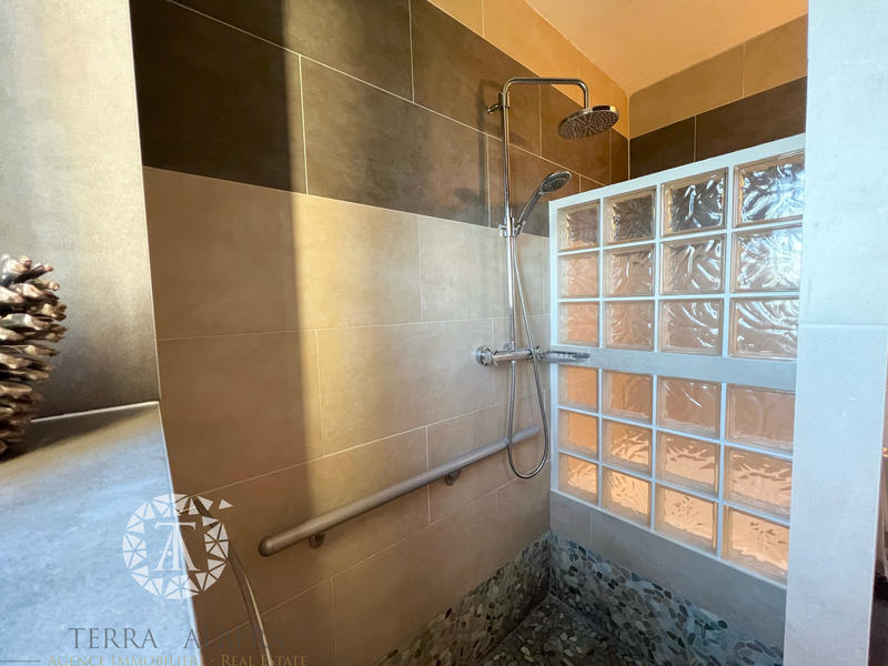 Villa - 195 m² - 7 pièces