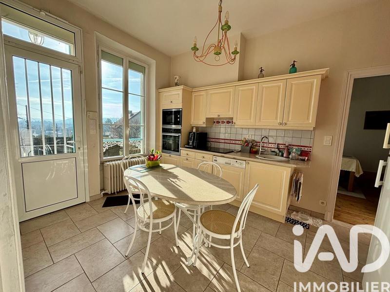 Maison - 169 m² - 8 pièces