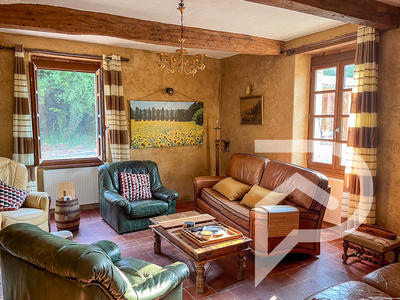 Maison - 228 m² - 7 pièces