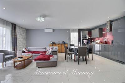 Maison - 209 m² - 8 pièces