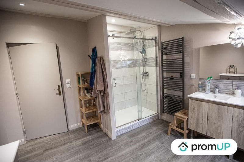 Appartement - 253 m² - 6 pièces