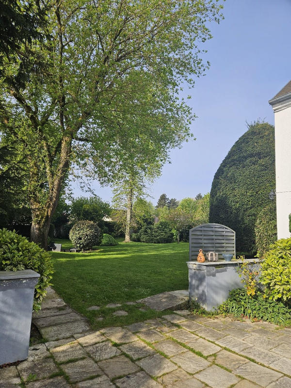 Maison - 250 m² - 7 pièces