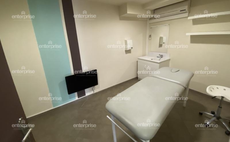 Local commercial - 350 m² - 27 pièces