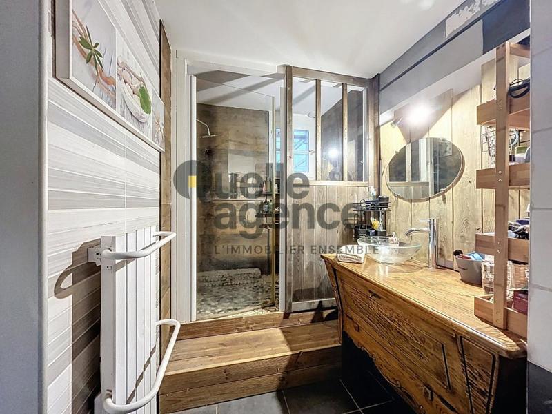 Maison - 176 m² - 8 pièces