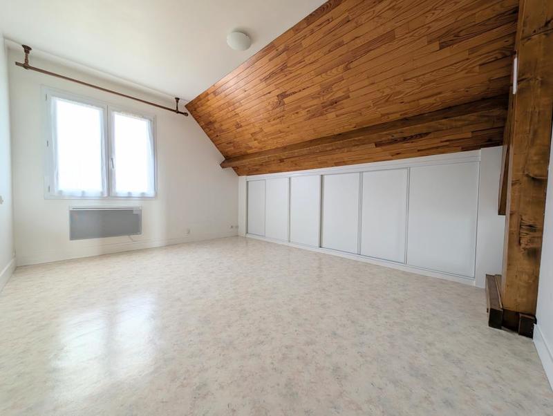 Maison - 208 m² - 8 pièces