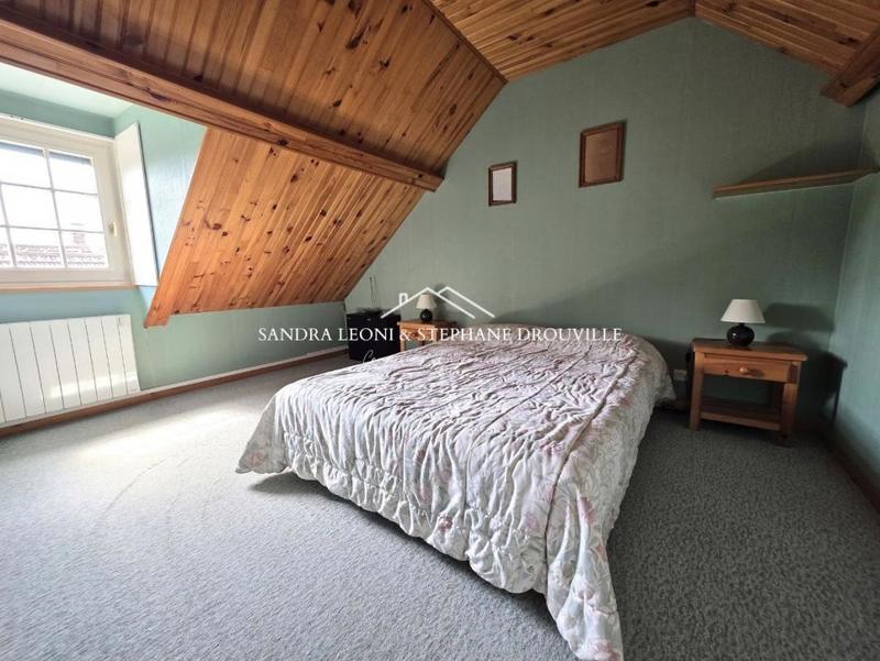 Maison - 182 m² - 7 pièces