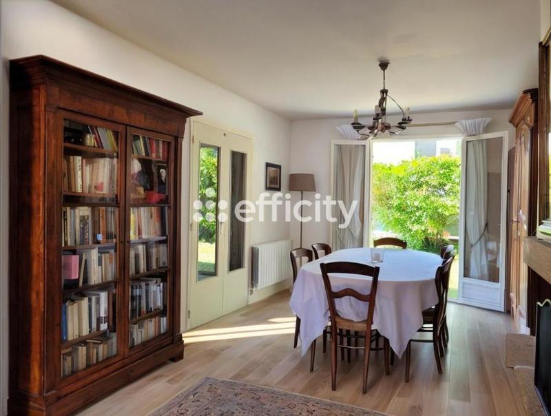 Maison - 206 m² - 9 pièces