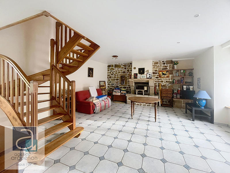 Maison - 210 m² - 8 pièces