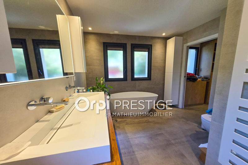 Maison - 193 m² - 6 pièces