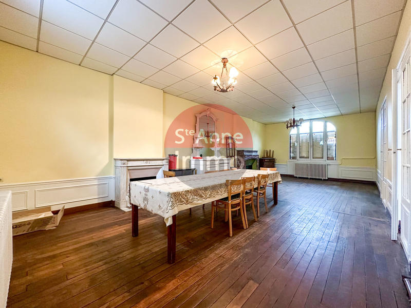 Maison - 300 m² - 12 pièces