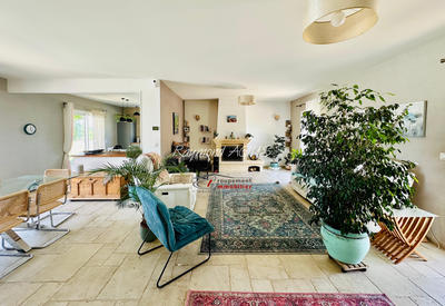 Maison - 200 m² - 8 pièces