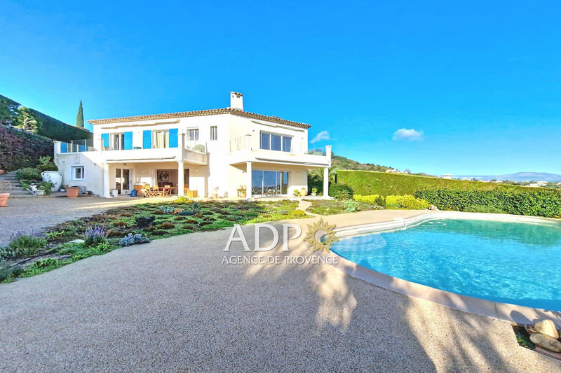 Maison - 212 m² - 5 pièces