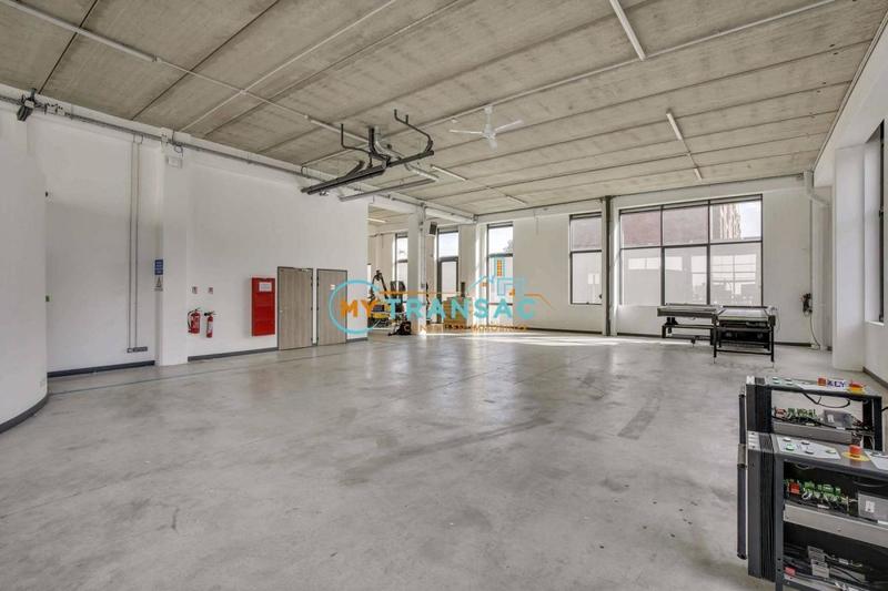 Local d'activité / Entrepôt - 3 292 m²