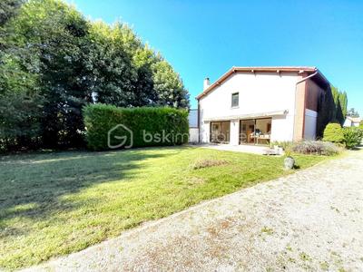 Maison - 193 m² - 8 pièces