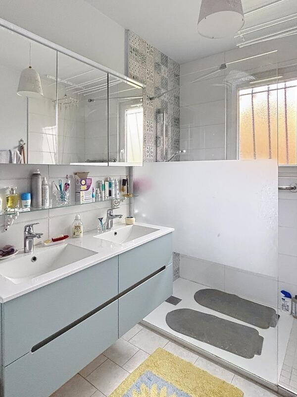 Maison - 172 m² - 9 pièces