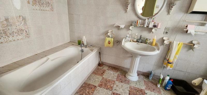 Maison - 255 m² - 9 pièces