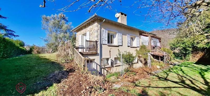 Maison - 310 m² - 9 pièces