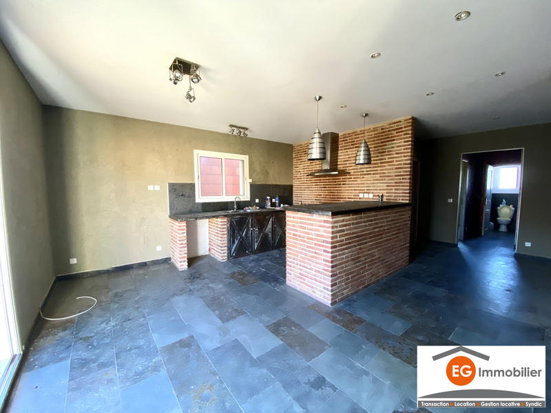 Terrain commercial - 6 300 m²