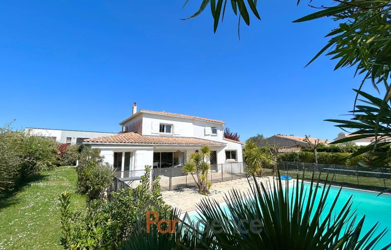 Maison - 184 m² - 6 pièces