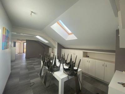 Appartement - 77 m² - 3 pièces