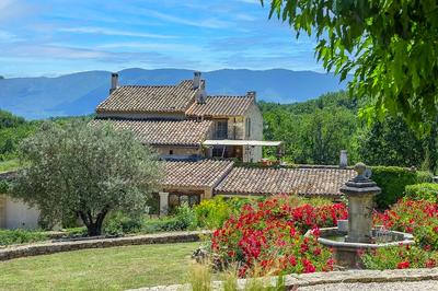 Demeure - 330 m² - 12 pièces