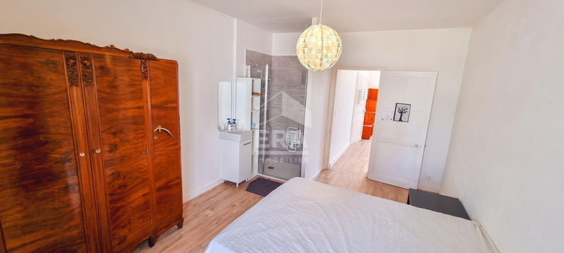 Maison - 264 m² - 9 pièces