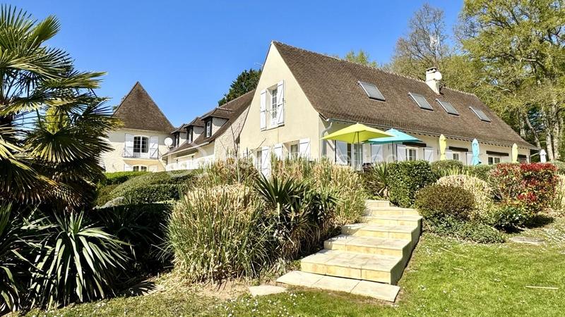 Maison - 671 m² - 20 pièces