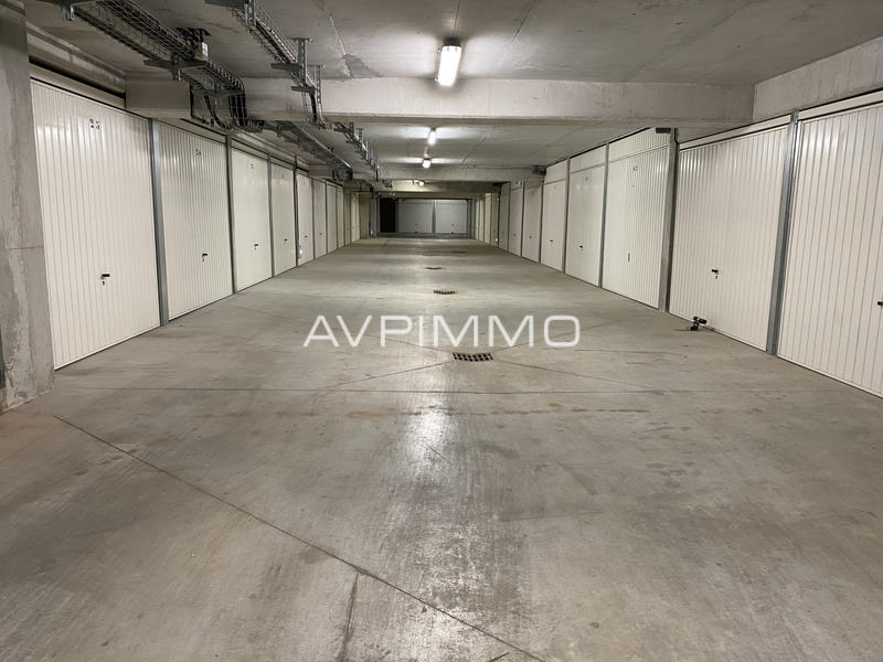 Parking / Garage - 13 m²