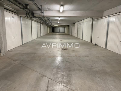 Parking / Garage - 13 m²