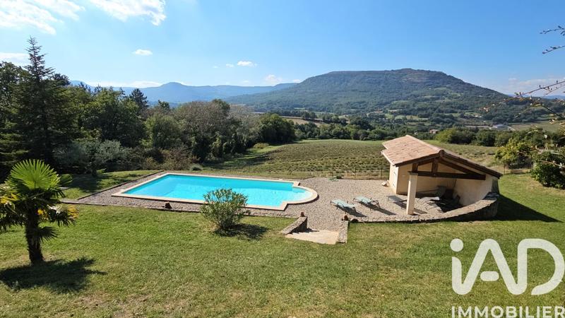 Maison - 137 m² - 5 pièces