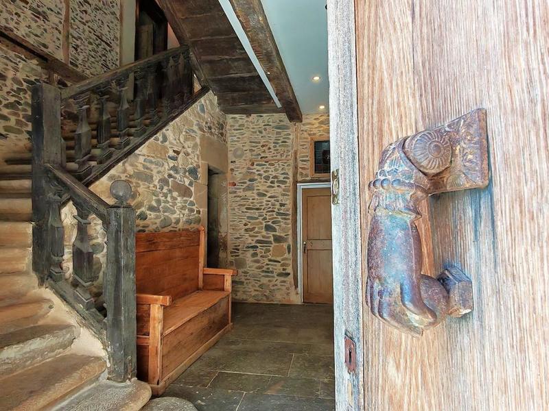 Maison - 372 m² - 8 pièces