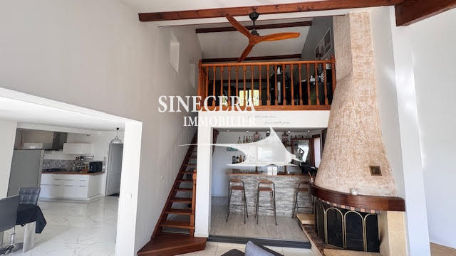 Villa - 198 m² - 10 pièces